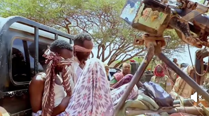 Afarta nin ee la soo xiray.jpg